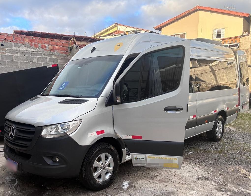 SPRINTER CDI 416 ANO 2022 LONGA EXECUTIVA JM COD.1696