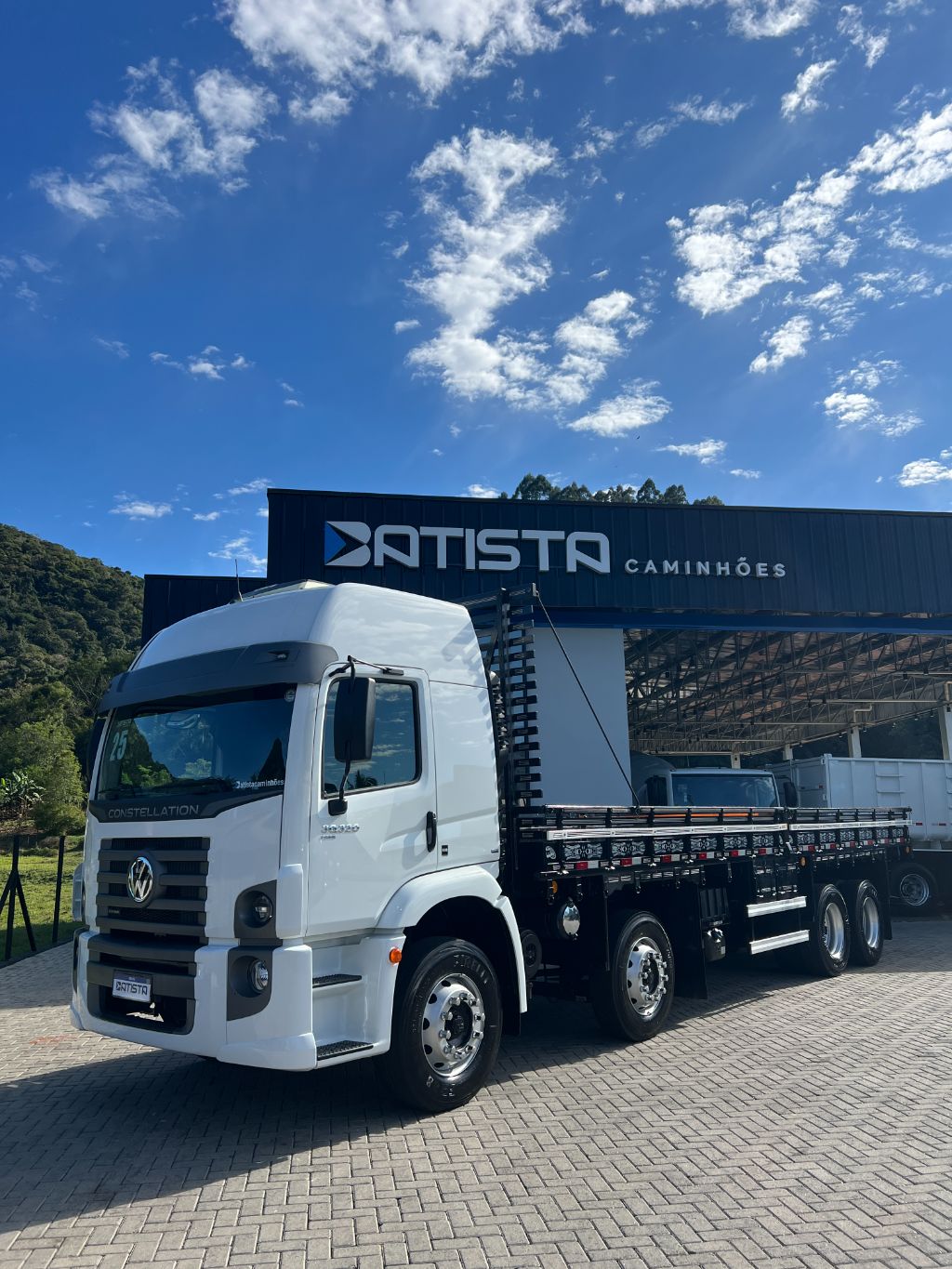 Vw 30-320 Constellation 8x2 2025 - Carroceria de 8.5m - Baixo KM