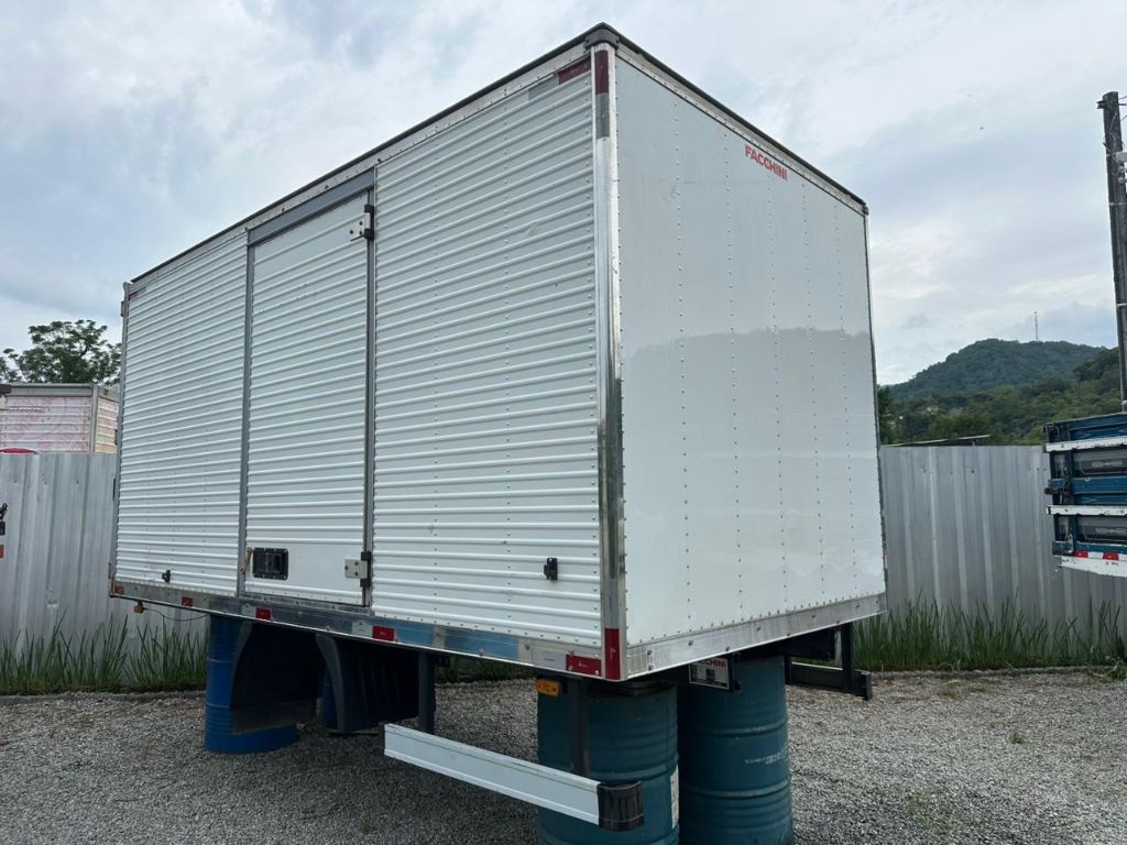 Bau Carga Seca Facchini 4.30 Metros Caminhao ¾ 