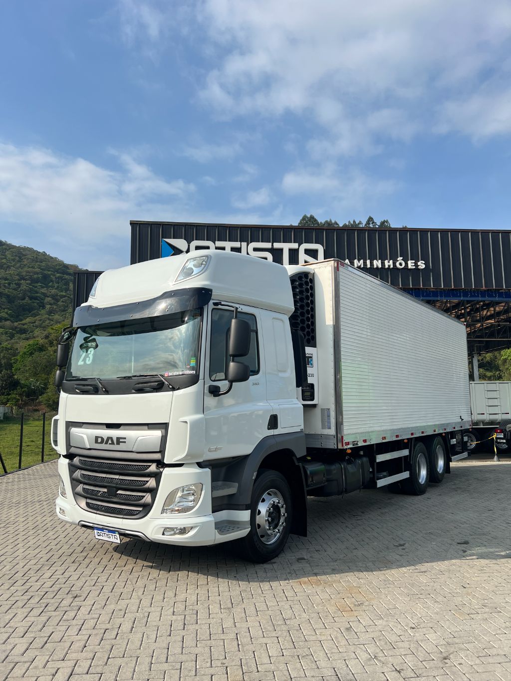 Daf CF 310 6x2 - Bau refrigerado Catarina  De 7,7m - Maquina ThermoKing SB-230 para -25C° - 114.349km