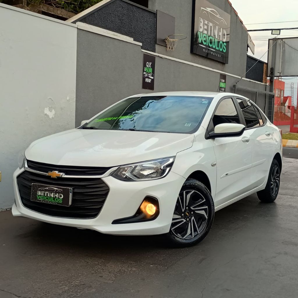 ONIX SEDAN Plus LT 1.0 12V Flex 4p Mec.
