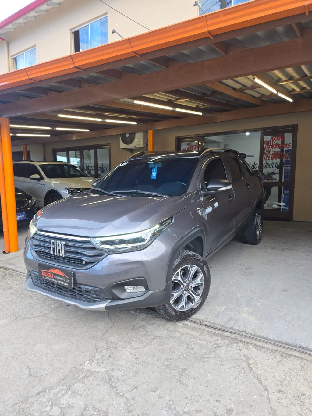 Strada Volcano 1.3 Flex 8V CD