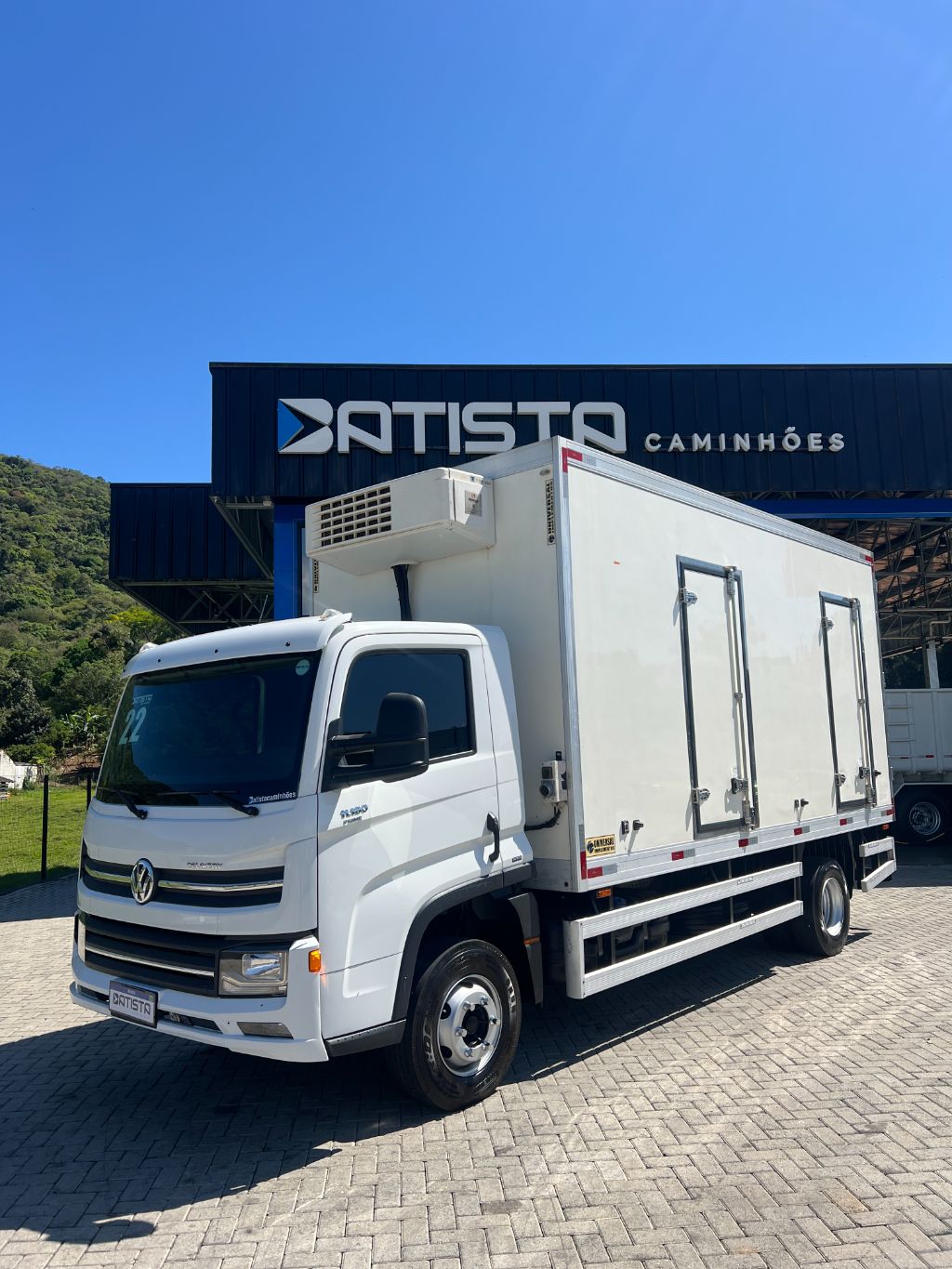 Vw 11-180 Delivery - Bau Refrigerado Universal com 4 portas laterais - Maquina ThermoKing V500 max