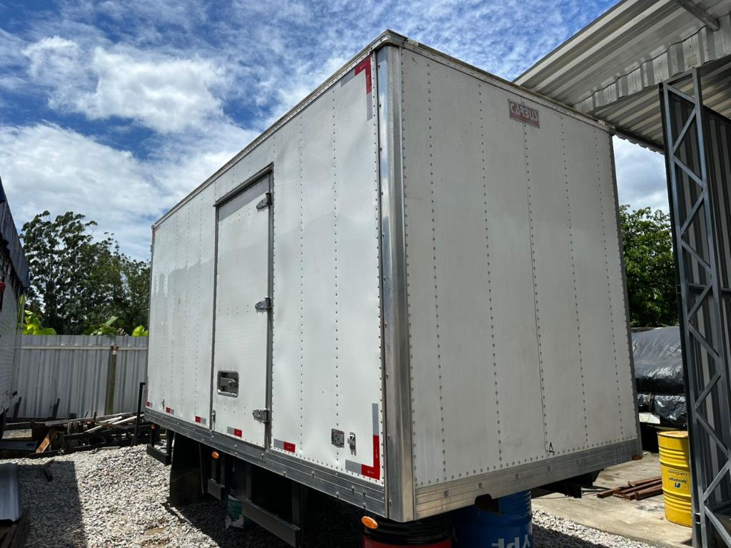 Bau Carga Seca 5 Metros Caminhao ¾ 2012