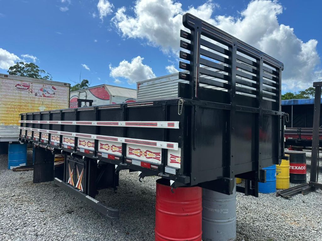 Carroceria de Madeira Nova 6.30 Metros Caminhao ¾.