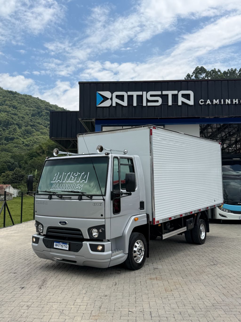 Ford Cargo 816 S - Bau de 5.45m