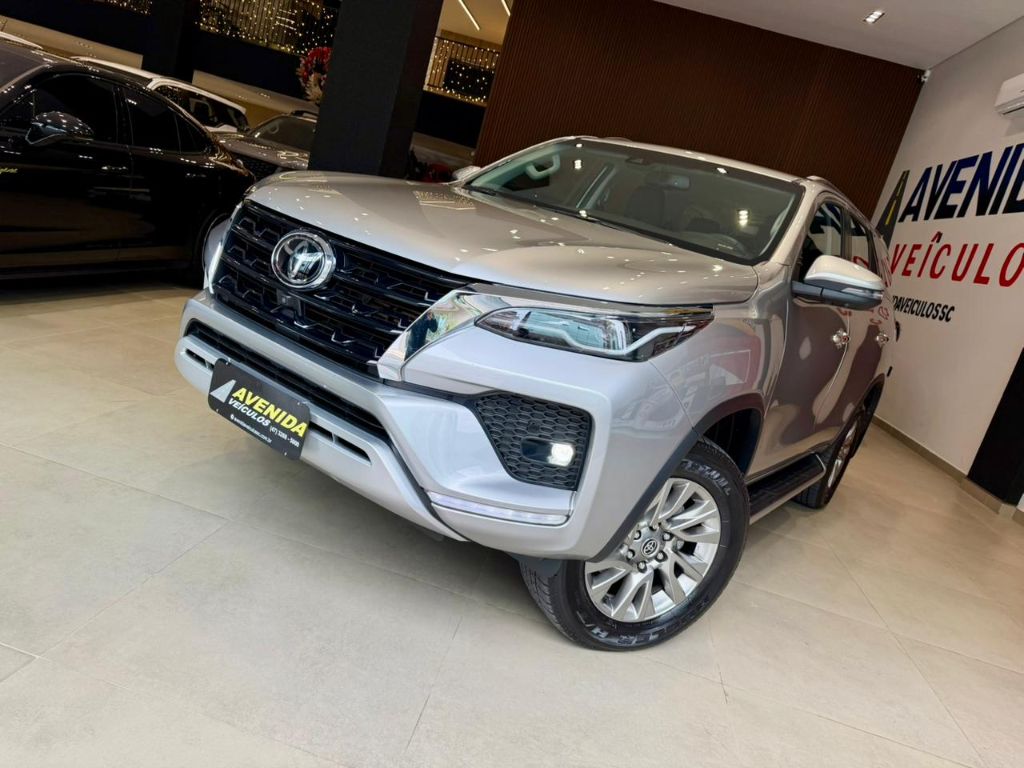 Hilux SW4 SRX 4x4 2.8 TDI 16V Dies. Aut.