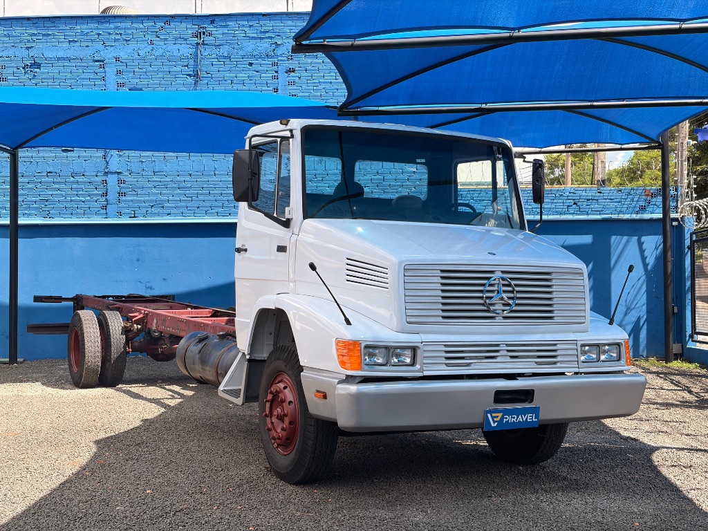 Mercedes-Bens L 1218 Chassi Alongado