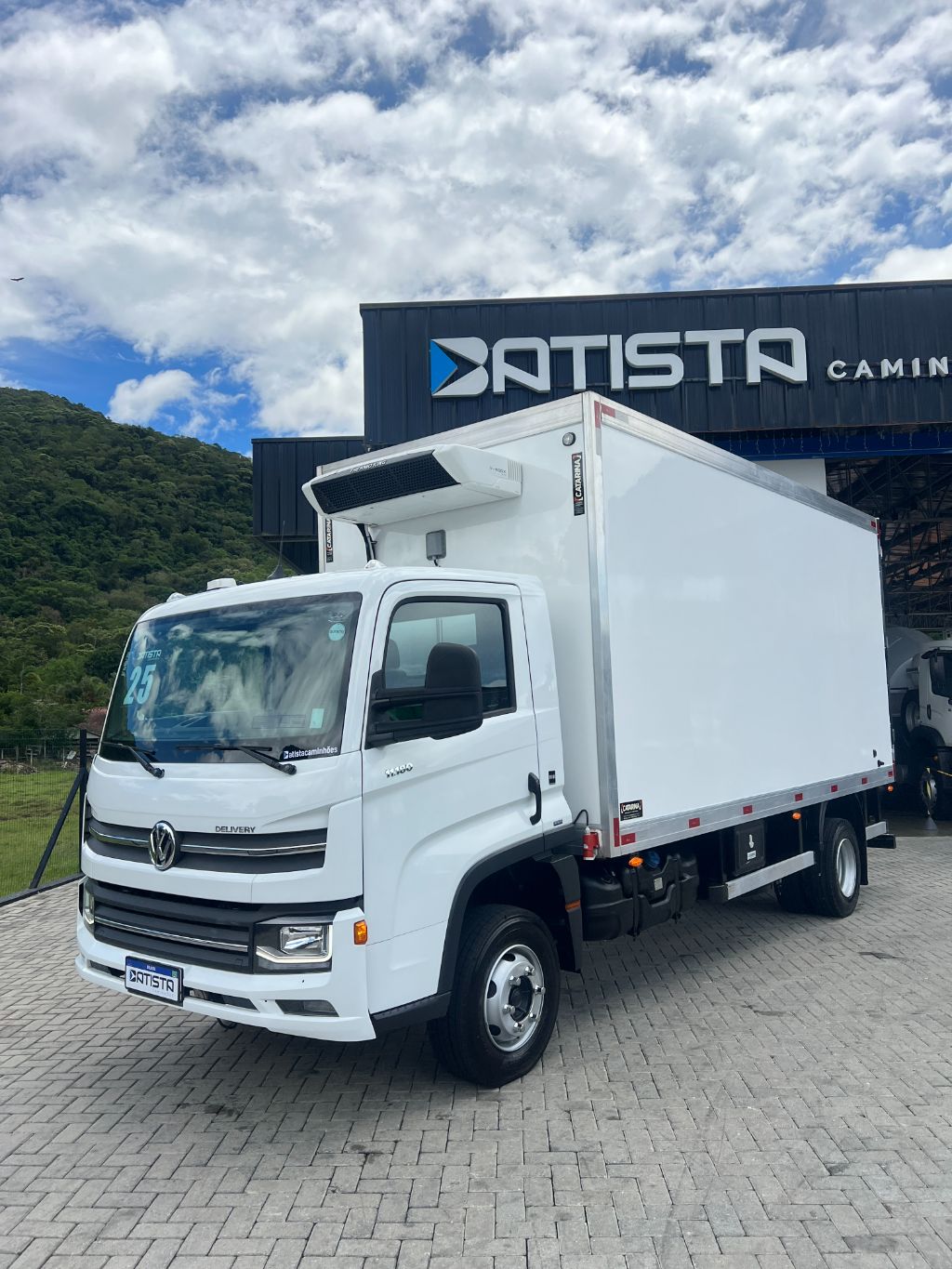 Vw 11-180 Delivery 2025 - Bau de 5.2m - apenas 3mil KM