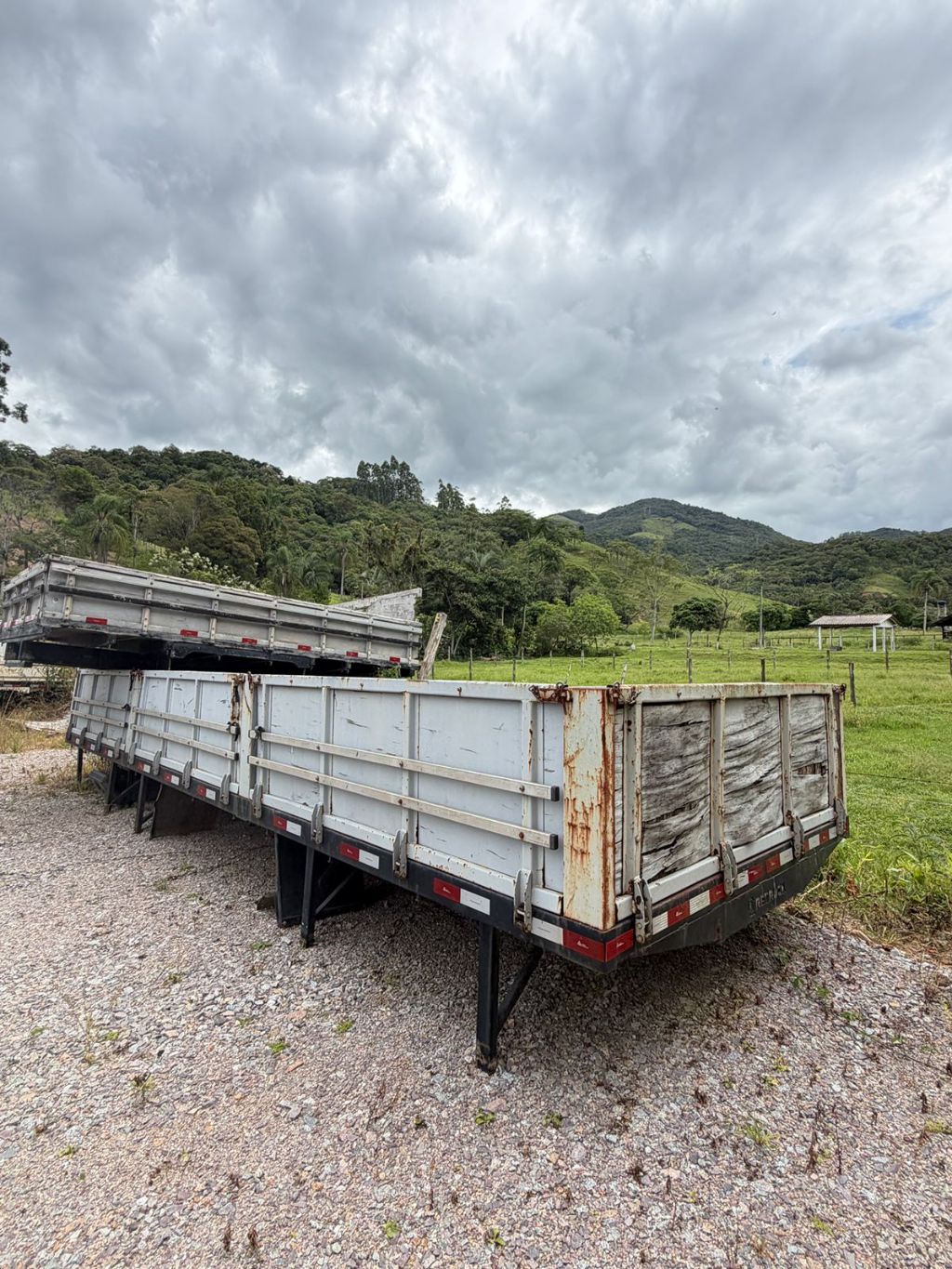 Carroceria de Ferro - 6 metros