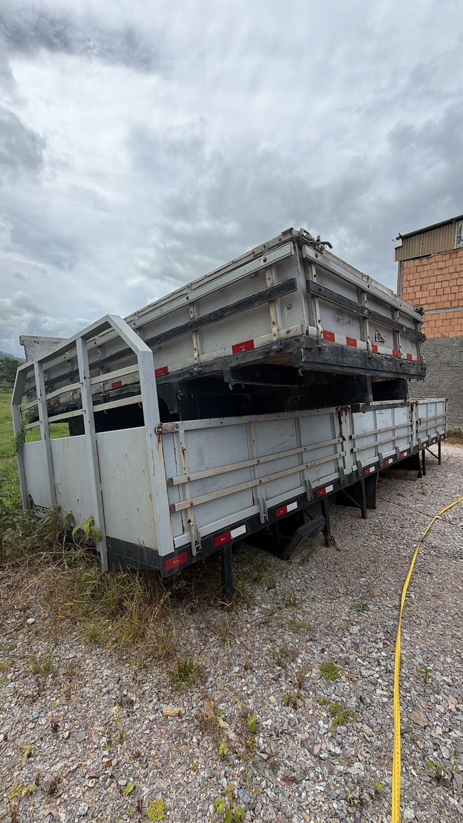 Carroceria de Ferro - 7,5 metros