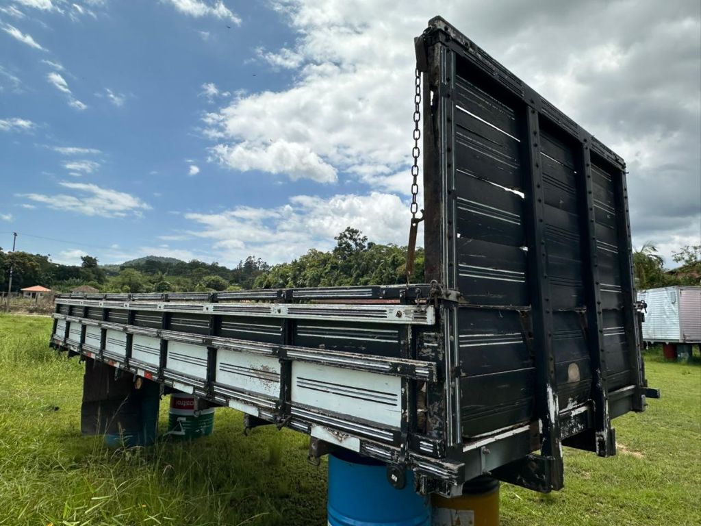 Carroceria de Madeira 6.20 Metros Caminhao ¾.