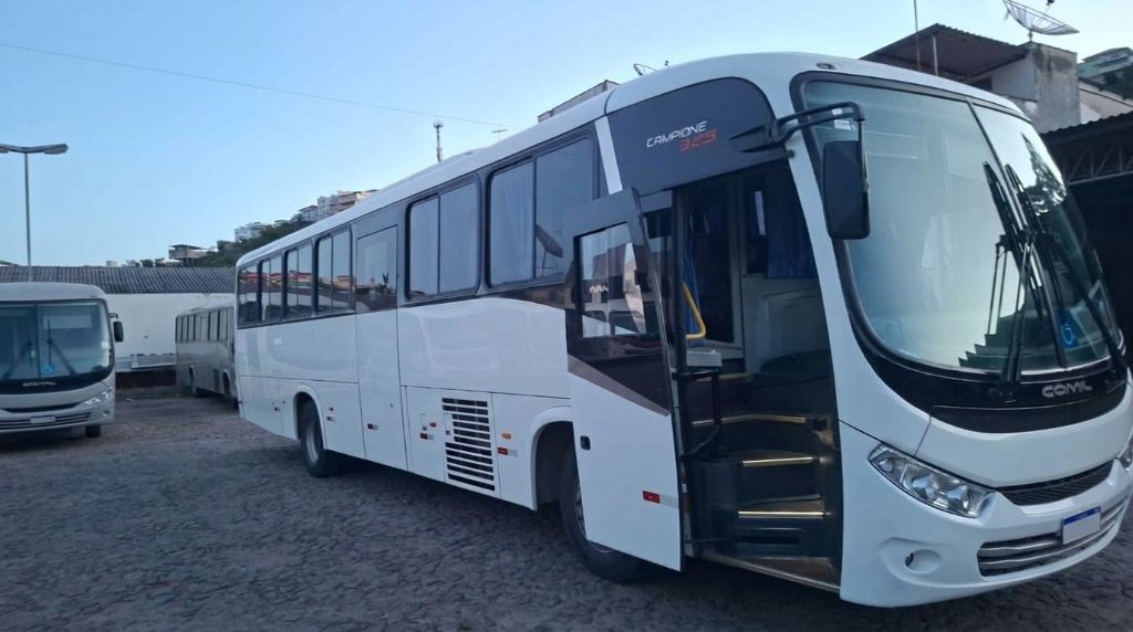 COMIL CAMPIONE 3.25 ANO 2022 OF 1721 JM COD.303