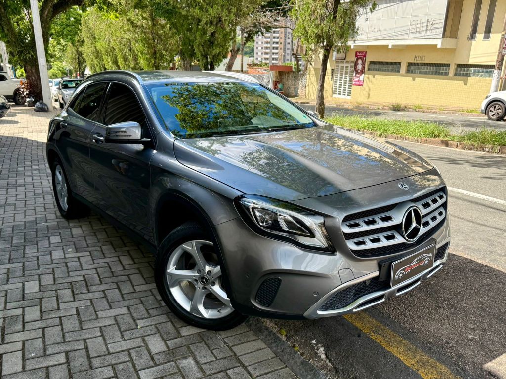 GLA 200 Advance 1.6/1.6 TB 16V Flex Aut.
