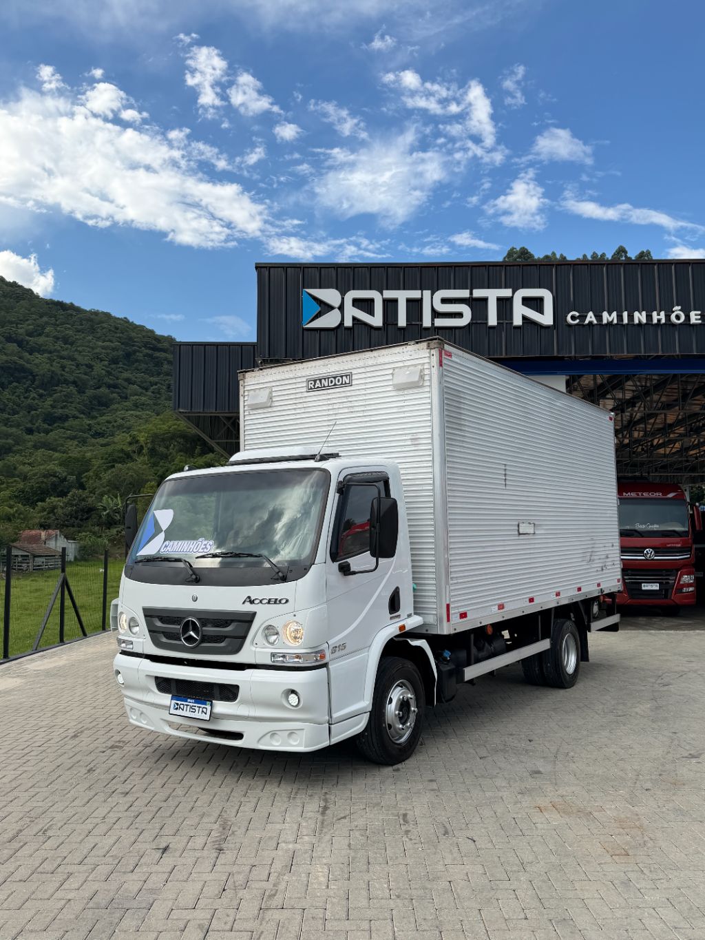 MB Accelo 815 2012 - Bau Randon de 5.5m