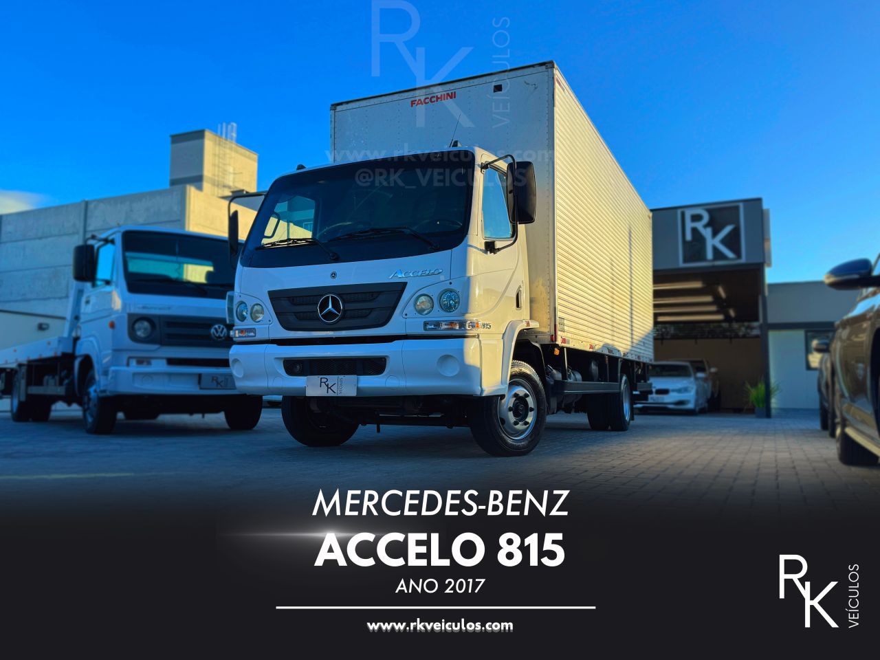 Merdeces-Benz Accelo 815 - 2017 (Com Bau)