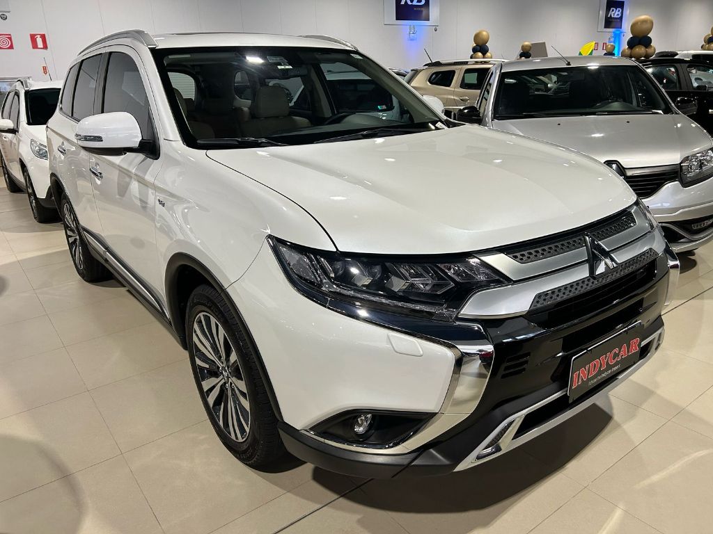 OUTLANDER HPE-S 3.0 V6 4x4 5p Aut.