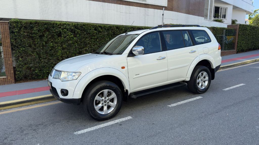 Pajero DAKAR HPE 3.2 4x4 T.I Dies 5p Aut