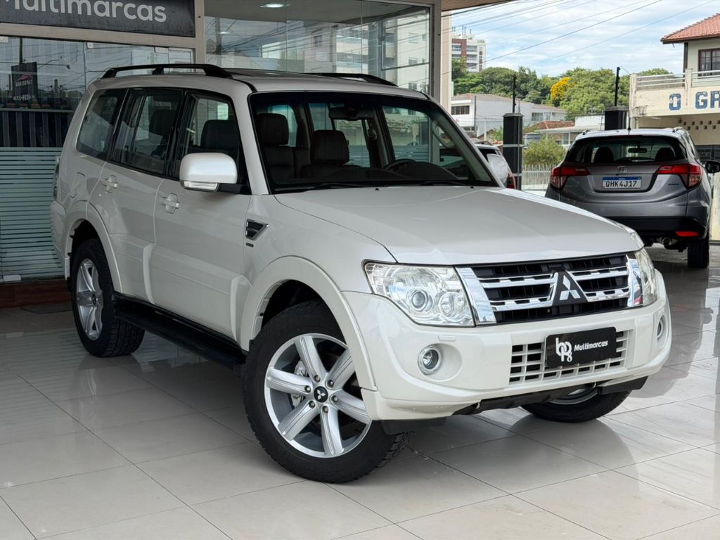 Pajero HPE Full 3.2 4x4 T.I.Dies. 5p Aut
