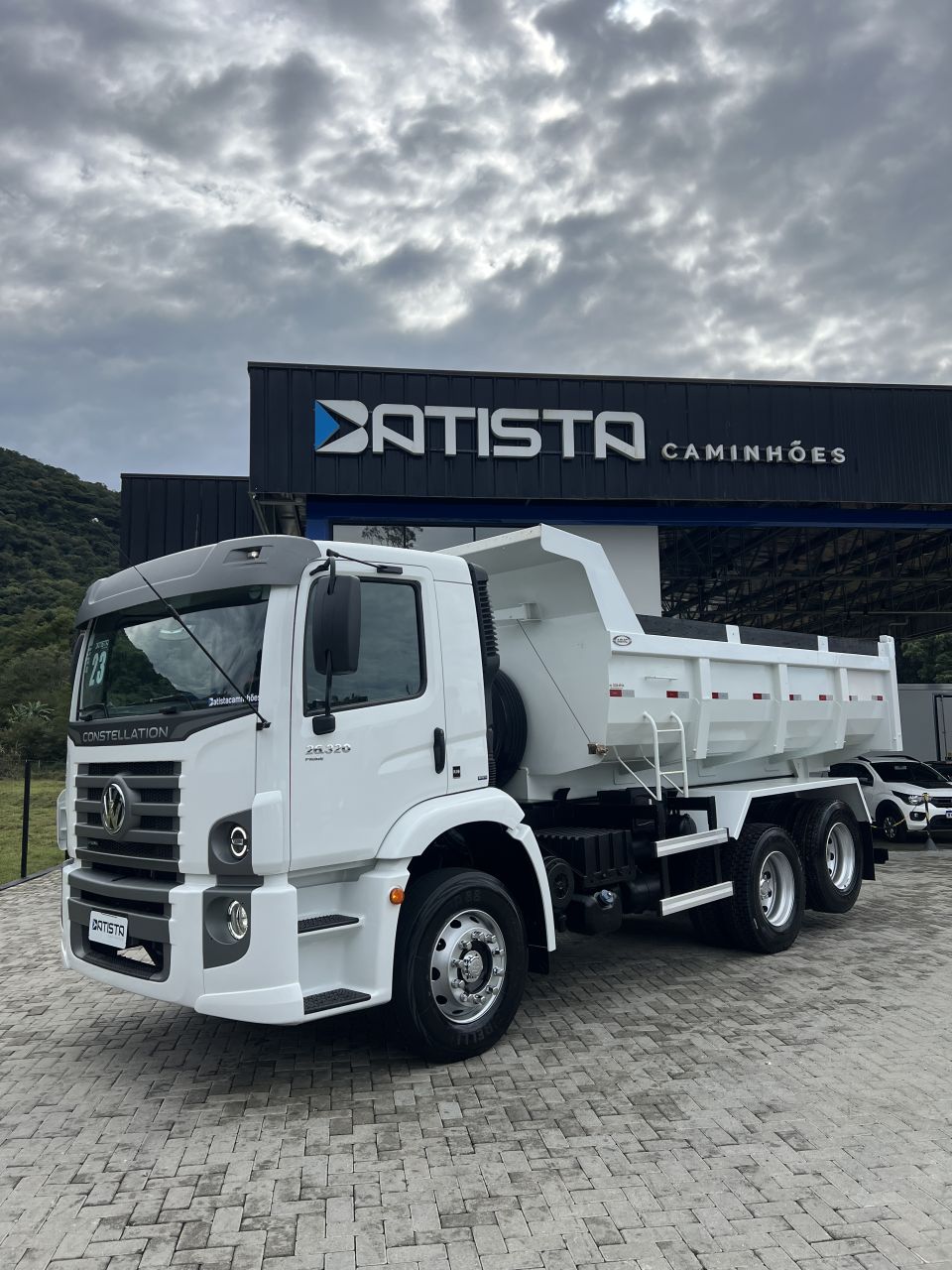 Vw 26-320 6x2 2023 - Cacamba MMC de 10m3 + Fominha