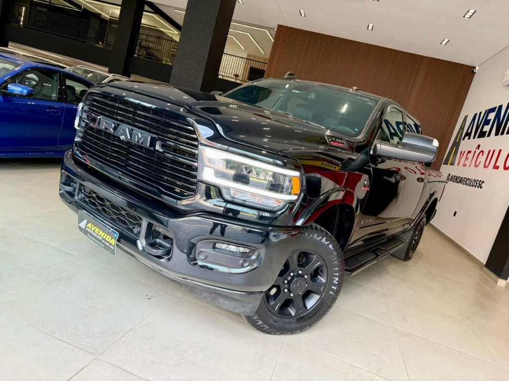 2500 LARAM. 6.7 NIGHT ED. TB CD 4x4 Die.