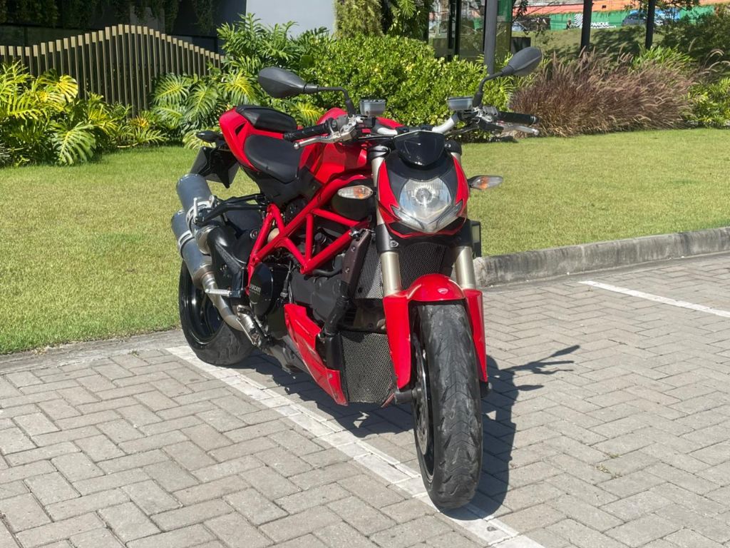  DUCATI STREETFIGHTER 848 (moto)