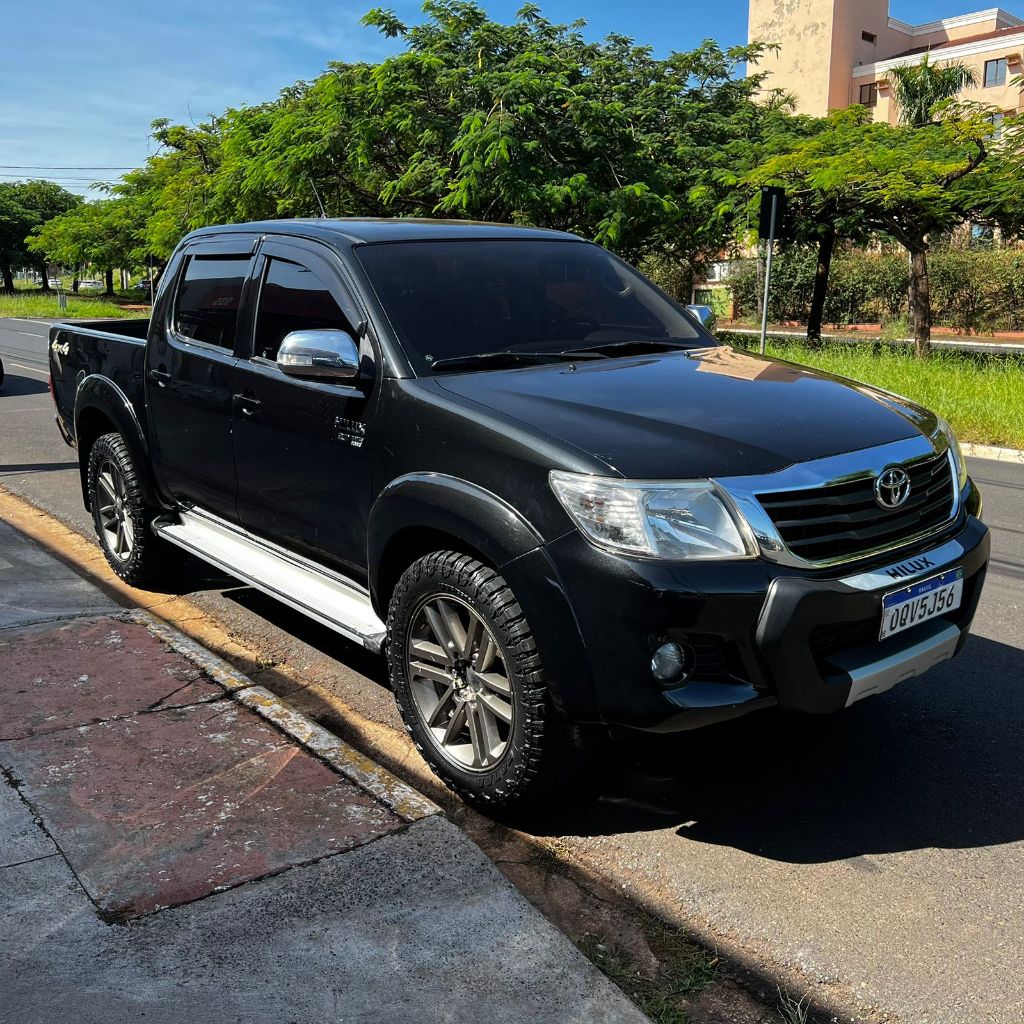 Hilux CD SRV 4x4 2.7 Flex 16V Aut.