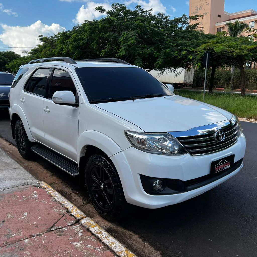 Hilux SW4 SR 4x2 2.7/ 2.7 Flex 16V Aut.