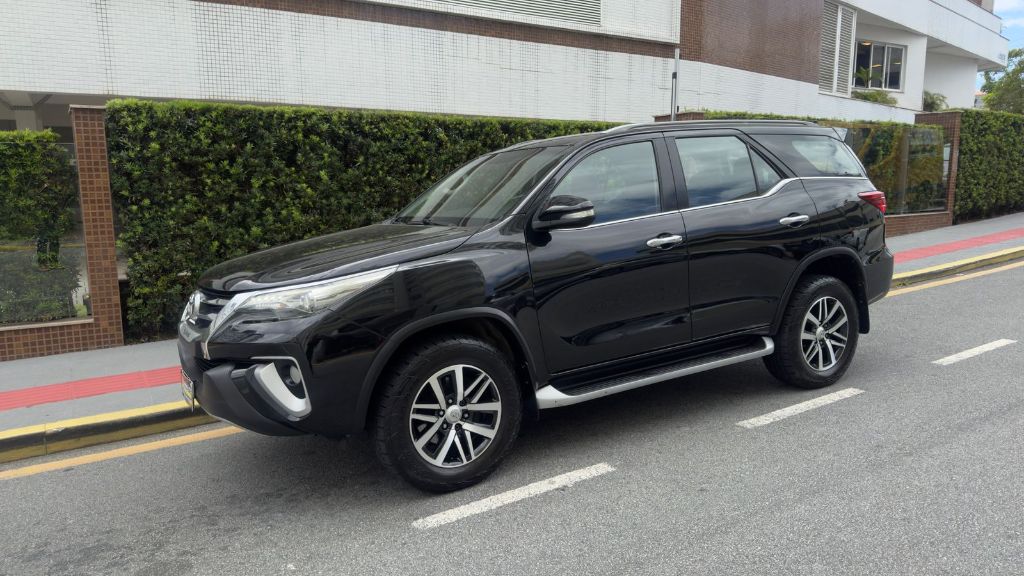 Hilux SW4 SRX 4x4 2.8 TDI 16V Dies. Aut.