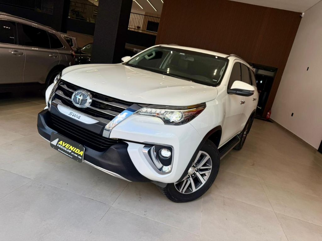 Hilux SW4 SRX 4x4 2.8 TDI 16V Dies. Aut.