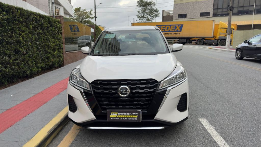 KICKS Active 1.6 16V Flex Aut.