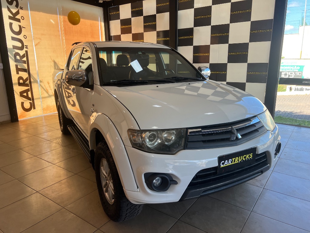 L200 Triton HLS 2.4 Flex 16V CD Mec.