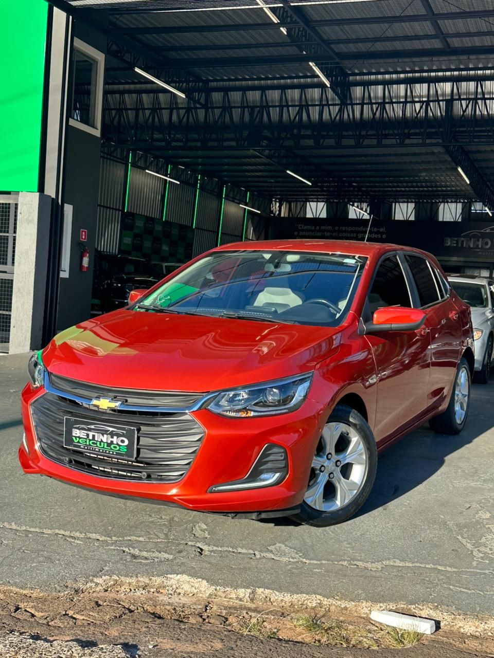 ONIX HATCH PREM. 1.0 12V TB Flex 5p Aut.