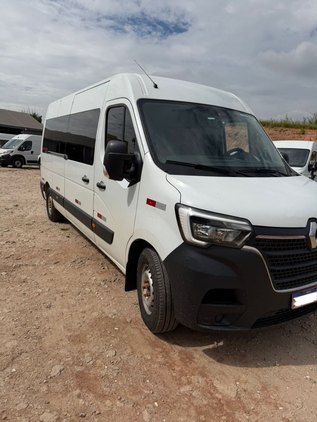VAN RENAULT MASTER L3H2 ANO 2025 LUXO COD.1773