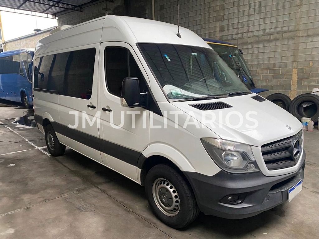 VAN SPRINTER CDI 415 ANO 2019 TETO ALTO LUXO COD.1755