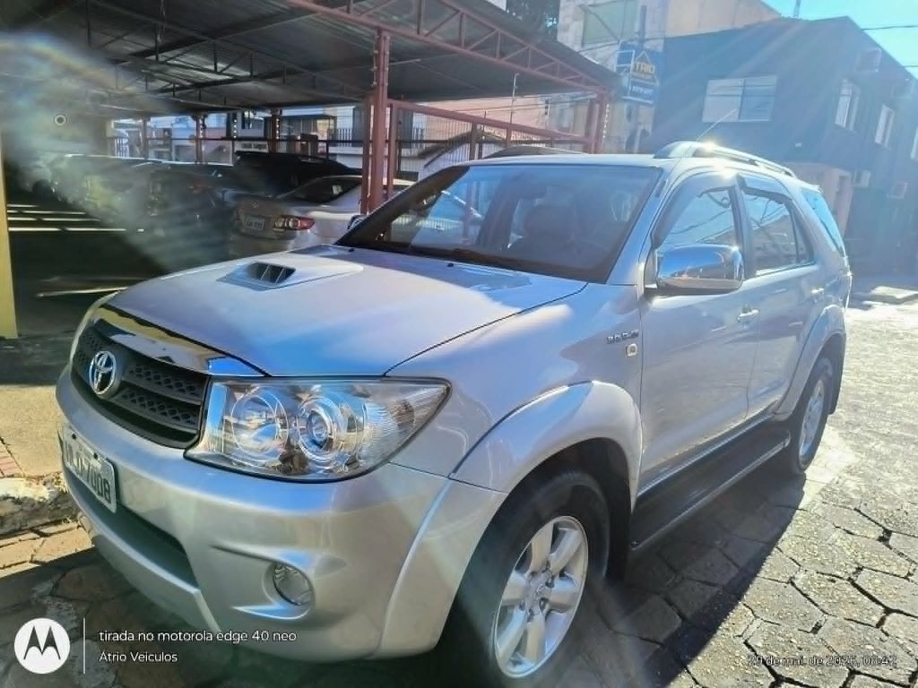 Hilux SW4 SRV D4-D 4x4 3.0 TDI Dies. Aut