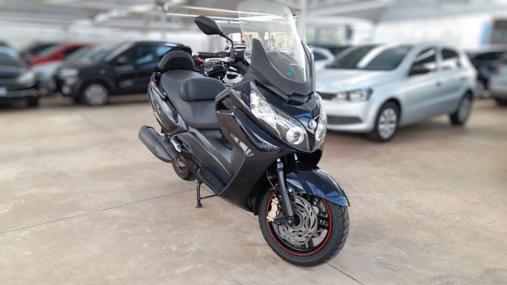 MAXSYM 400i