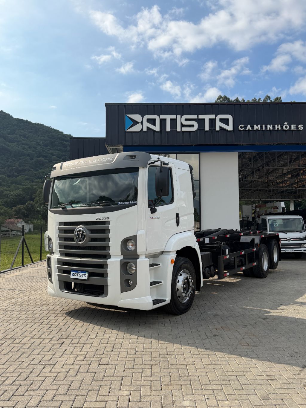 Vw 24-330 6x2 - Implementado com Rollon/Rollof Grimaldi 