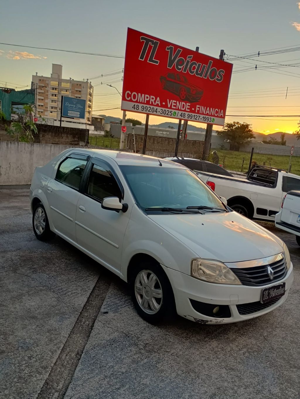 LOGAN Expression Hi-Flex 1.6 8V 4p
