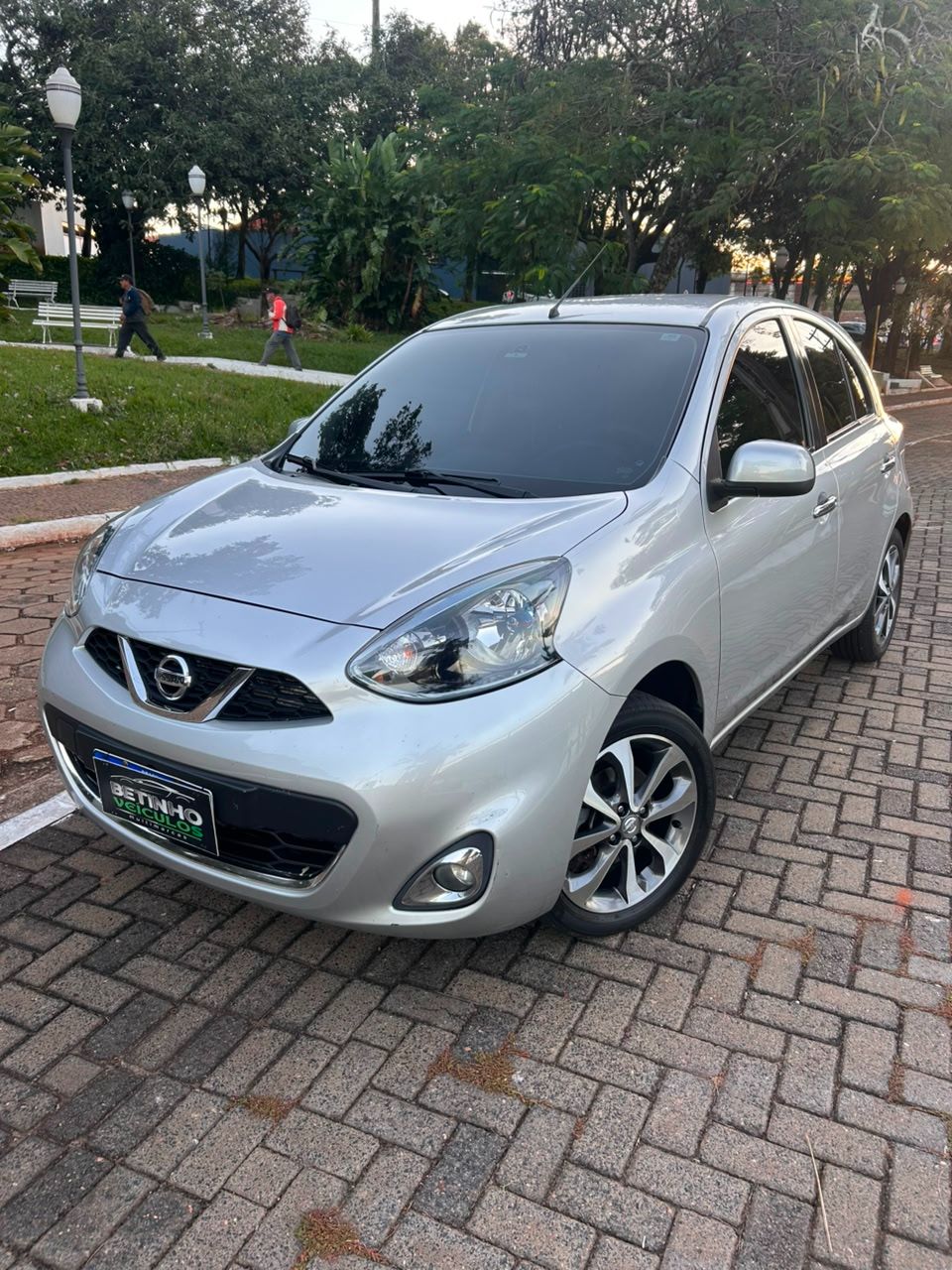 MARCH SL 1.6 16V Flex Fuel 5p
