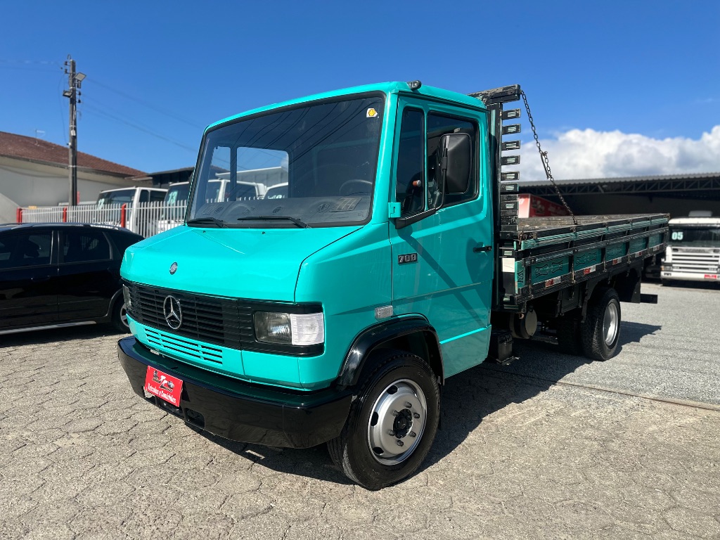 MB 709 Carroceria 