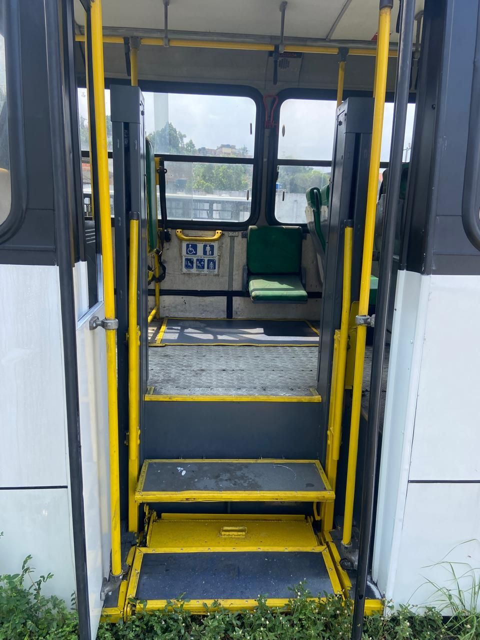 Neobus Mega ano 2013 OF 1721 a venda COD.1790