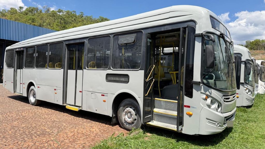 Onibus Caio Padron ano 2015 OF 1724 a venda COD.512