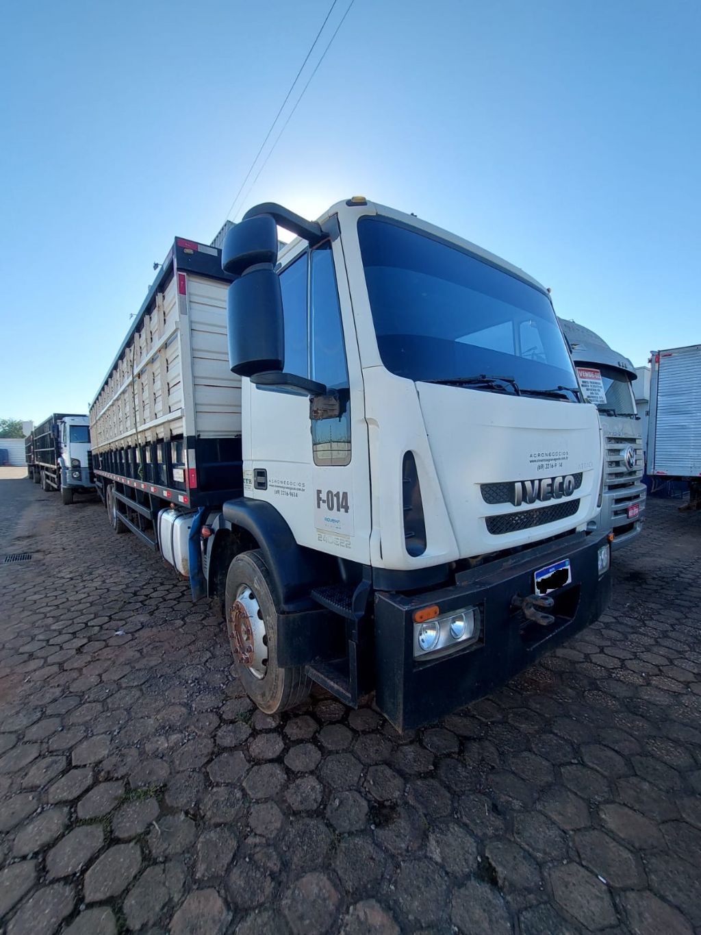 TECTOR 240E22 ATTACK 6x2 