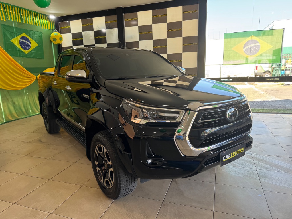 Hilux CD SRX Plus 4x4 2.8 TDI Die. Aut.