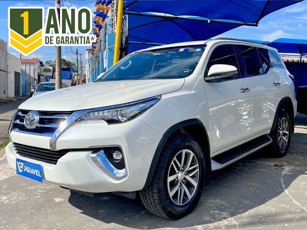 Hilux SW4 SRX 4x4 2.8 7 LUGARES DIESEL