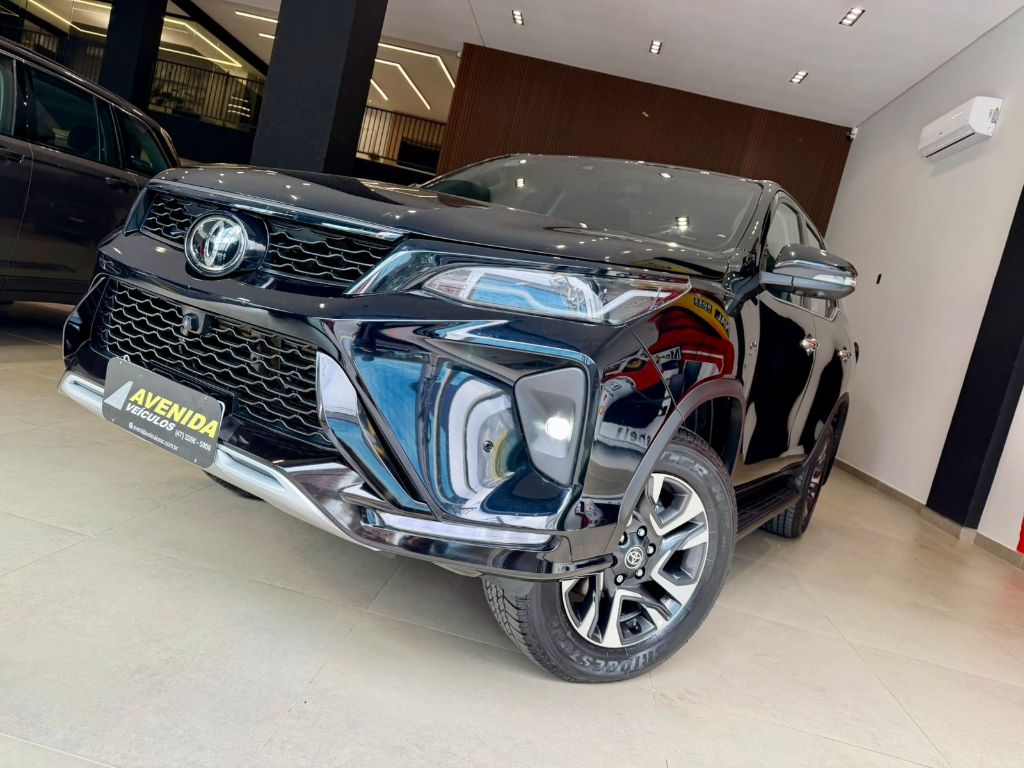 Hilux SW4 SRX Plat. 4x4 2.8 TB Die. Aut.