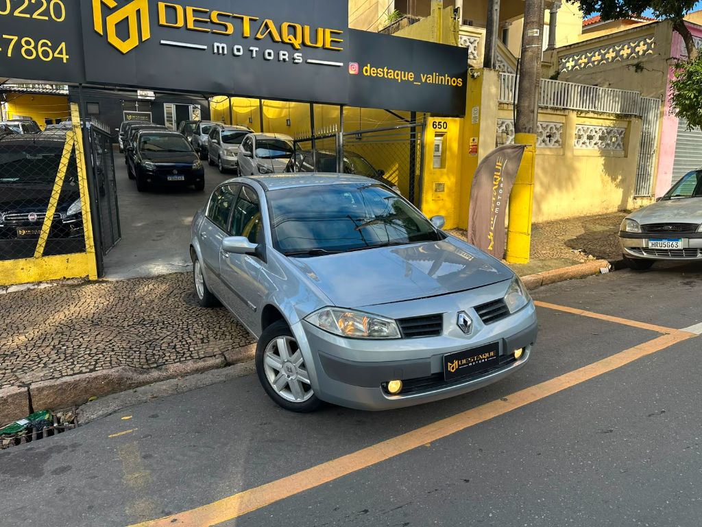 Megane Sedan Dynamique 2.0 16V Aut.