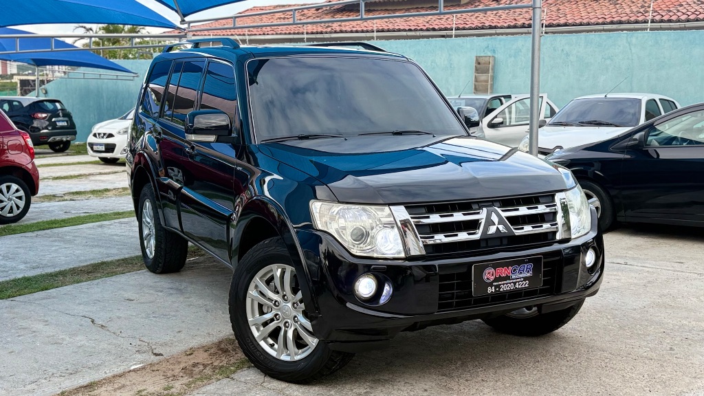 Pajero HPE Full 3.2 4x4 T.I.Dies. 5p Aut