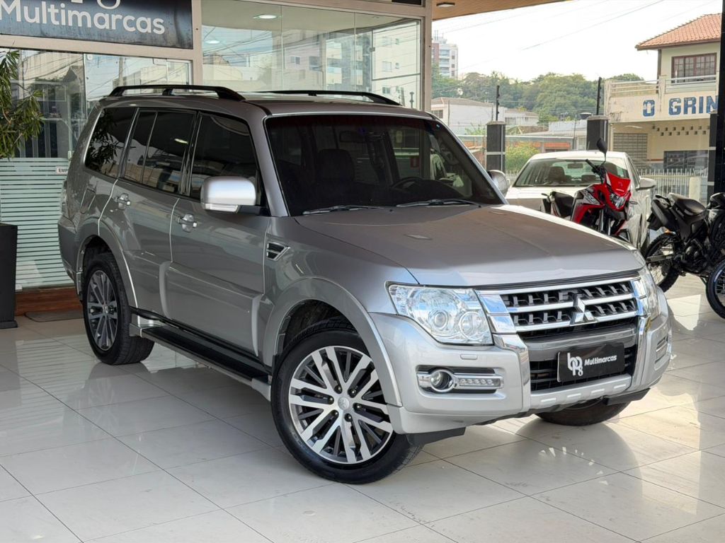 Pajero HPE Full 3.2 4x4 T.I.Dies. 5p Aut